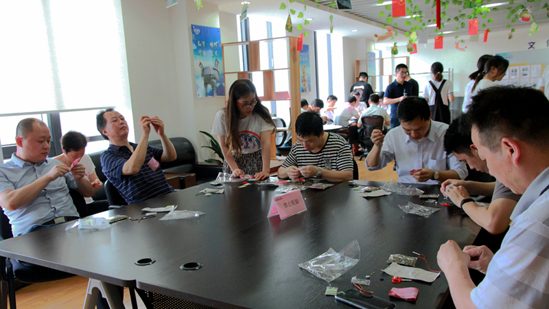 舌头伸进去添的我好爽